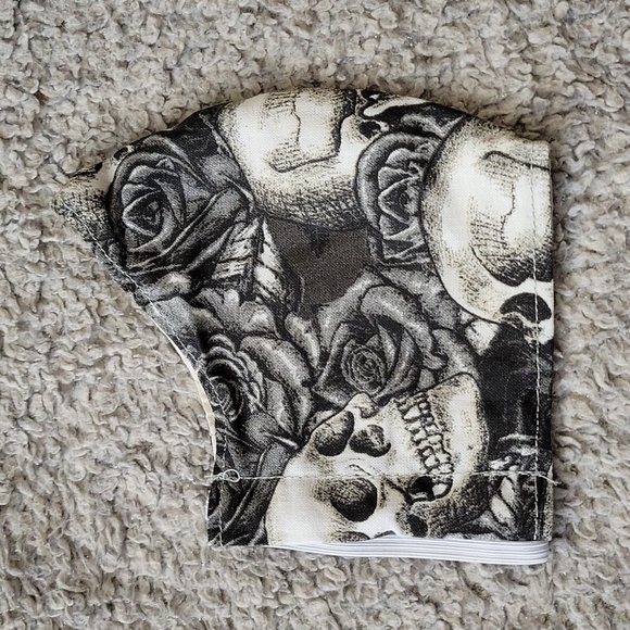 Skull and Roses Face Mask - Picture 2 of 4